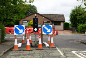 Ymgeisio am arwyddion traffig cludadwy